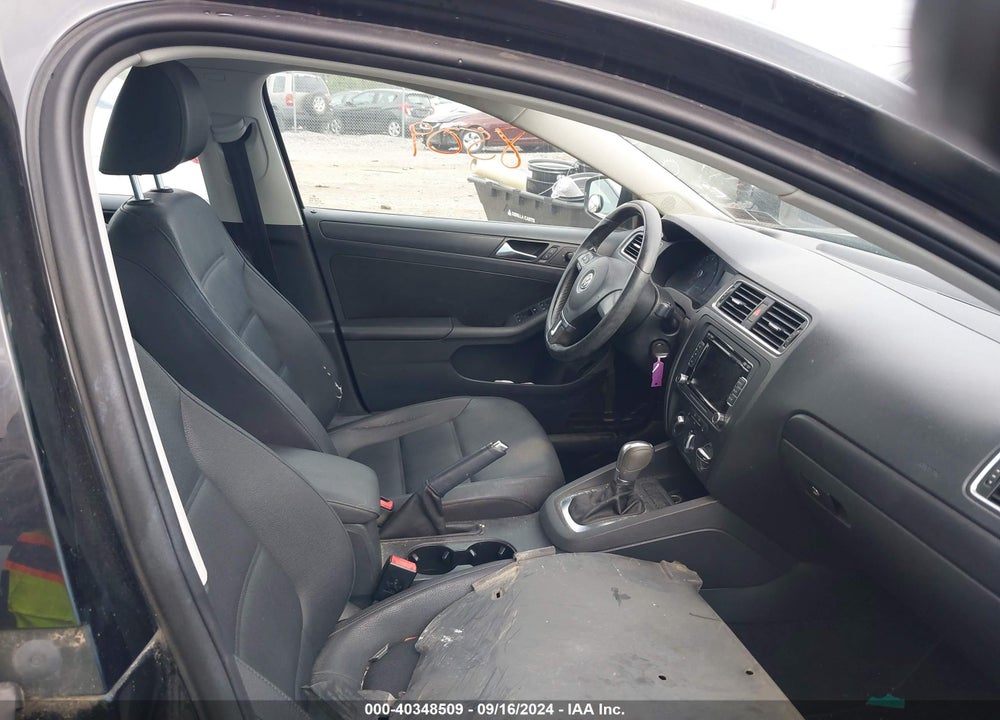 2011 VOLKSWAGEN JETTA 2.5L SE VIN: 3VWDZ7AJ9BM077423