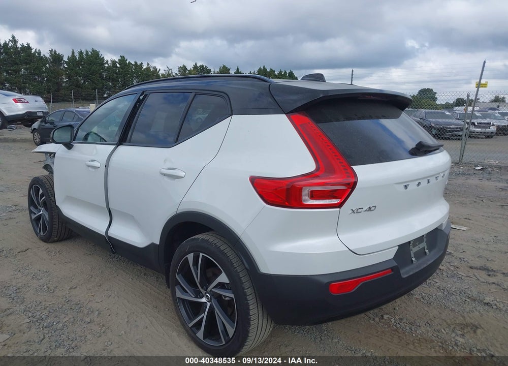 2022 VOLVO XC40 T5 R-DESIGN VIN: YV4162UM5N2641519