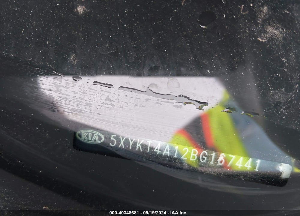 2011 KIA SORENTO LX VIN: 5XYKT4A12BG167441
