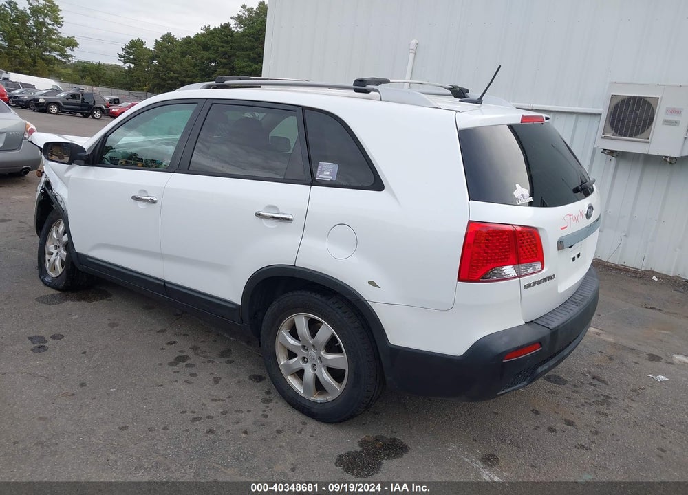 2011 KIA SORENTO LX VIN: 5XYKT4A12BG167441