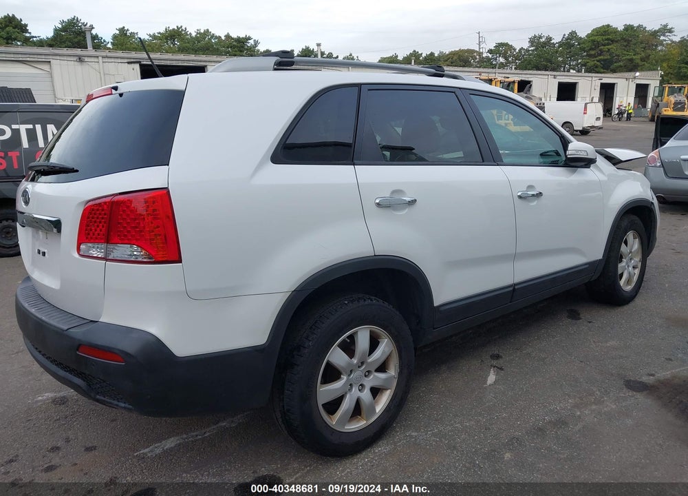 2011 KIA SORENTO LX VIN: 5XYKT4A12BG167441