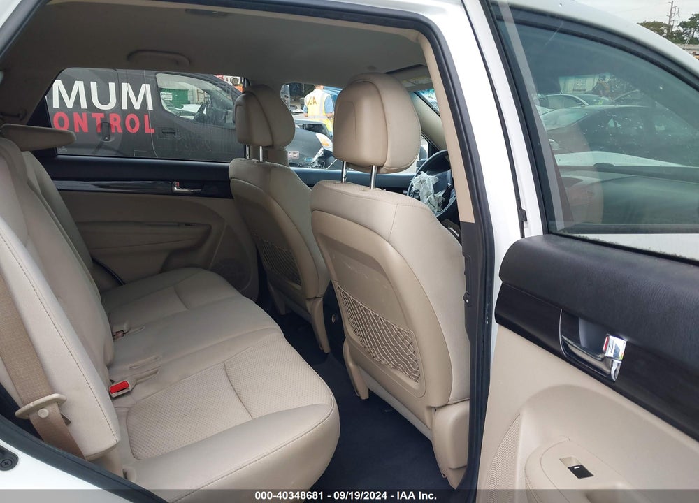 2011 KIA SORENTO LX VIN: 5XYKT4A12BG167441