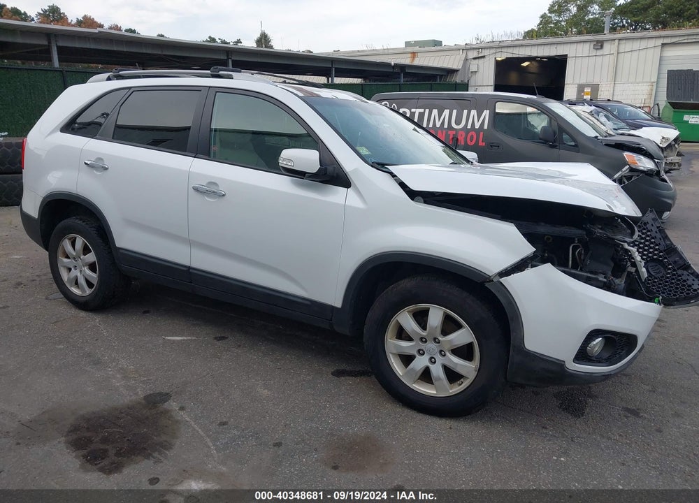 2011 KIA SORENTO LX VIN: 5XYKT4A12BG167441
