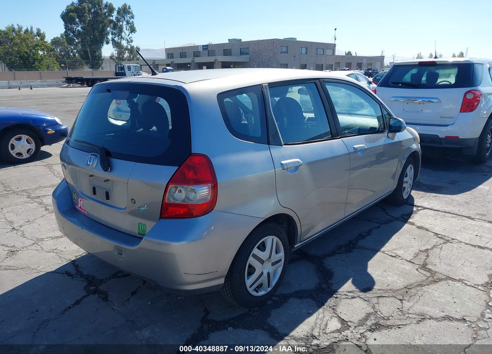 2008 HONDA FIT VIN: JHMGD38418S063358
