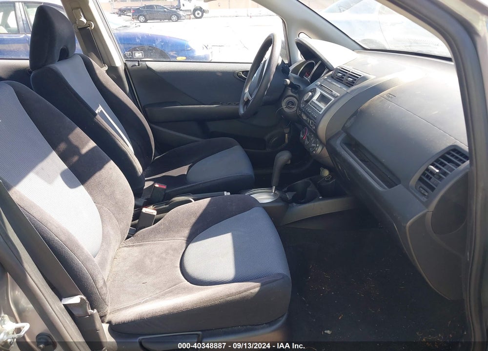 2008 HONDA FIT VIN: JHMGD38418S063358