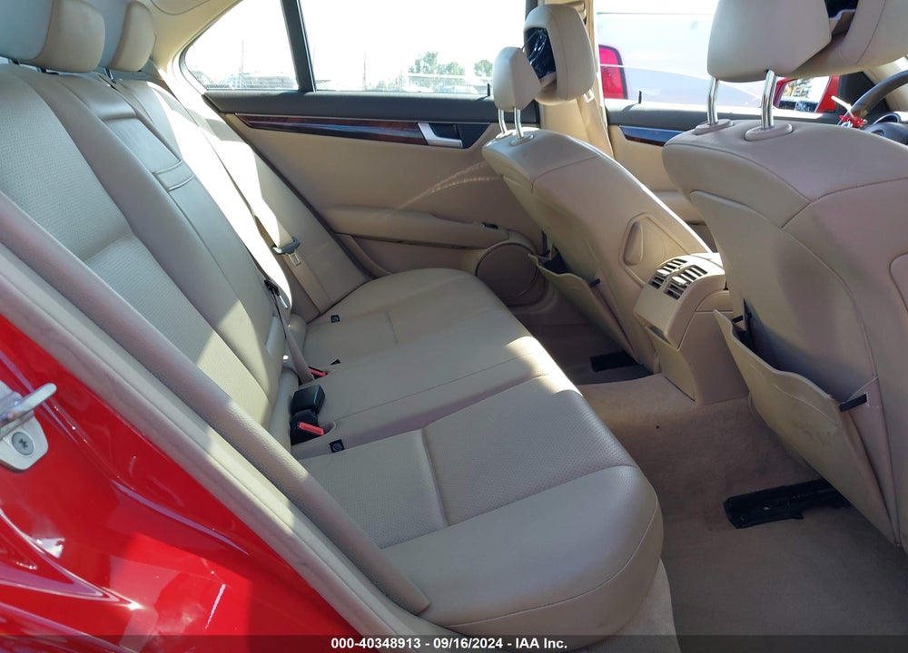 2014 MERCEDES-BENZ C 250 LUXURY/SPORT VIN: WDDGF4HB1EA905087