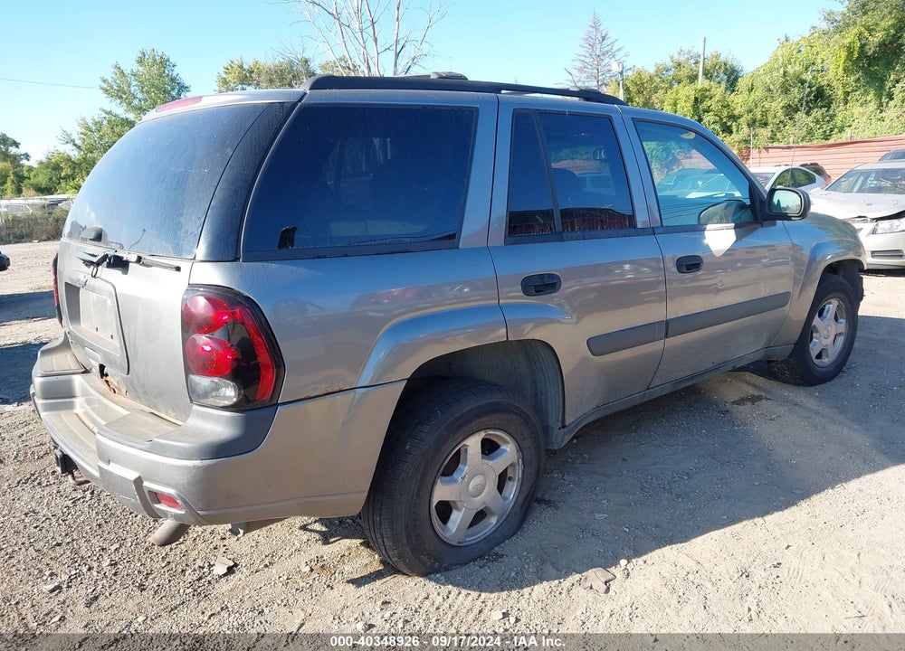2005 CHEVROLET TRAILBLAZER LS VIN: 1GNDT13S752222162