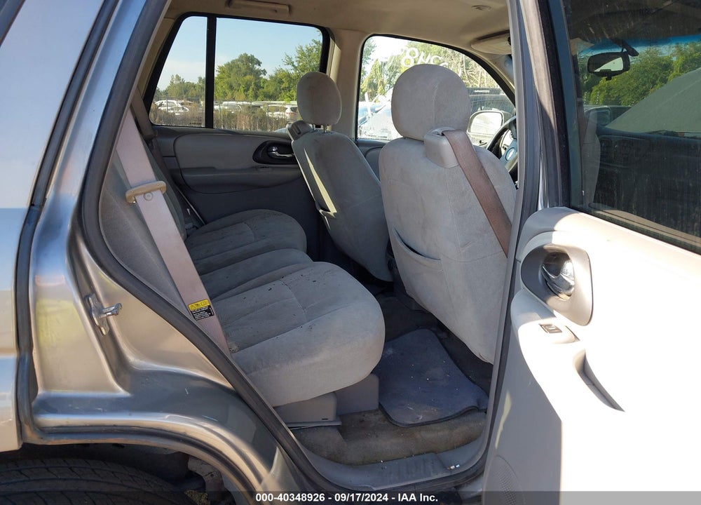 2005 CHEVROLET TRAILBLAZER LS VIN: 1GNDT13S752222162