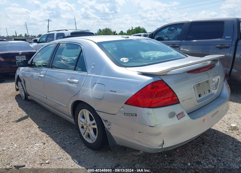 2007 HONDA ACCORD 2.4 EX VIN: 1HGCM567X7A105847