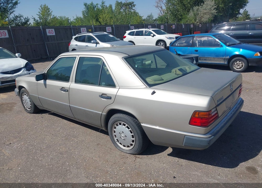 1993 MERCEDES-BENZ 300 E VIN: WDBEA32EXPB931373
