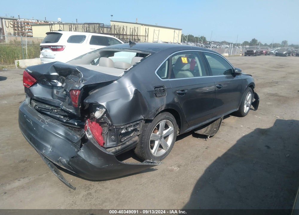 2012 VOLKSWAGEN PASSAT 2.0L TDI SE VIN: 1VWBN7A39CC047622