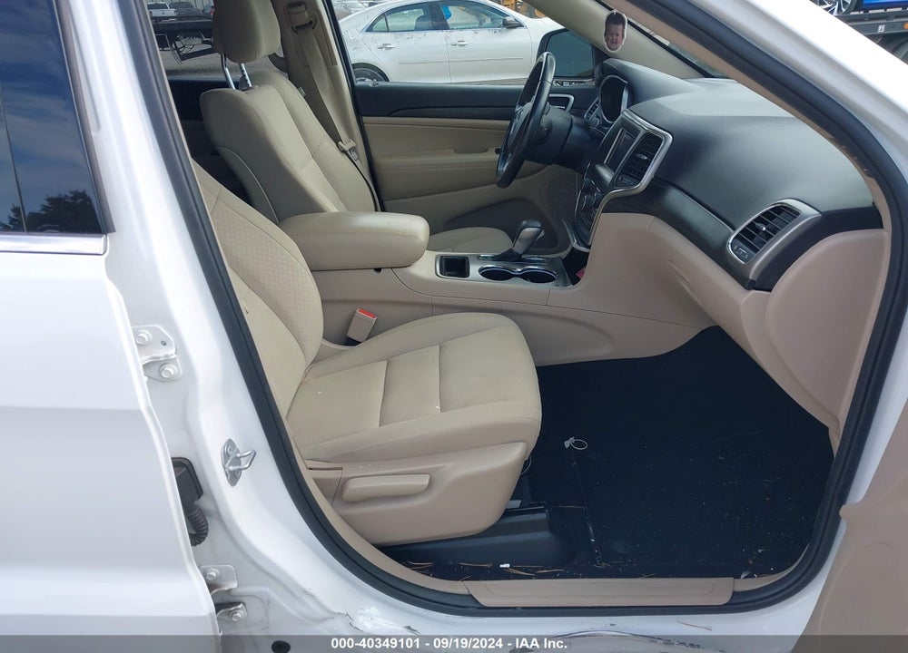 2019 JEEP GRAND CHEROKEE VIN: 1C4RJEAG3KC816490