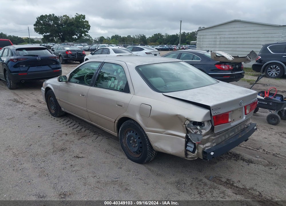 2000 TOYOTA CAMRY LE VIN: 4T1BG22K5YU933570