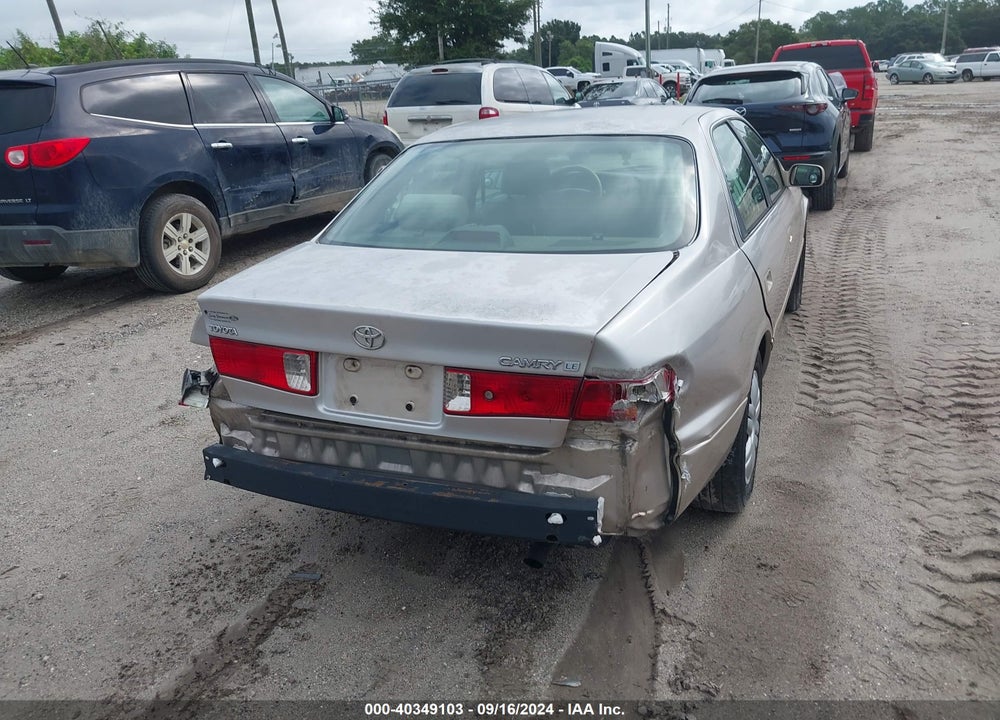 2000 TOYOTA CAMRY LE VIN: 4T1BG22K5YU933570