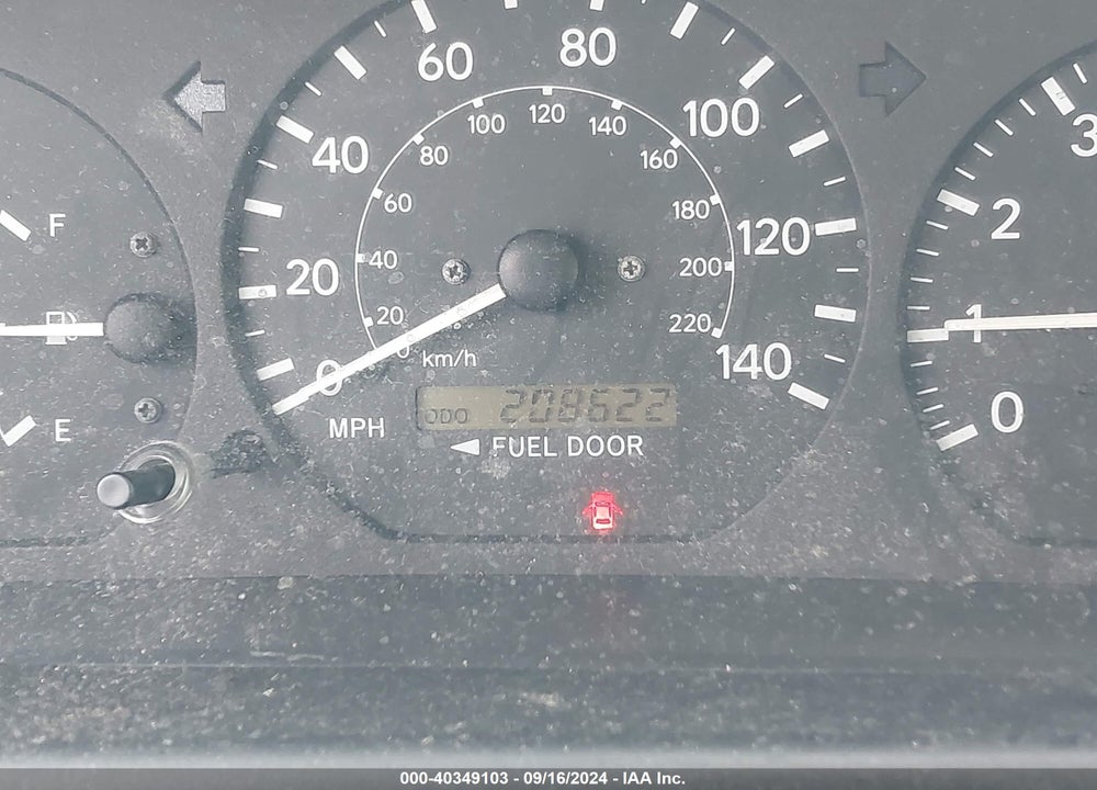 2000 TOYOTA CAMRY LE VIN: 4T1BG22K5YU933570