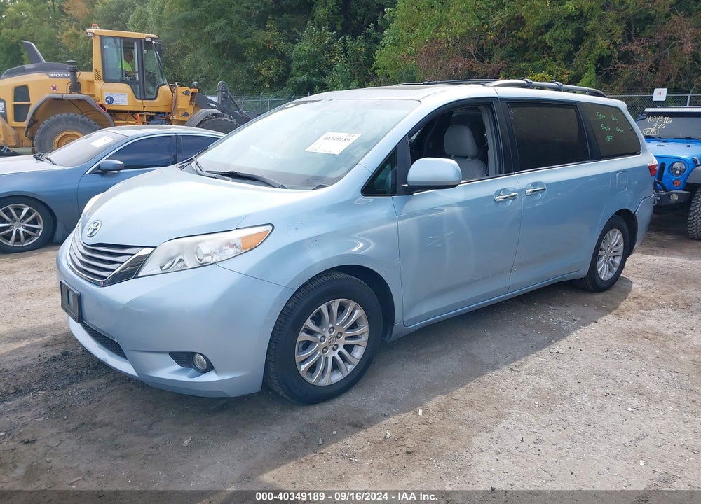 2015 TOYOTA SIENNA XLE 8 PASSENGER VIN: 5TDYK3DCXFS606821