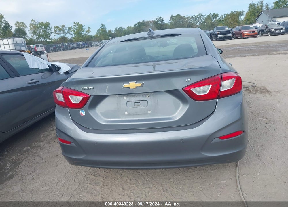 2018 CHEVROLET CRUZE LT AUTO VIN: 1G1BE5SM2J7174645