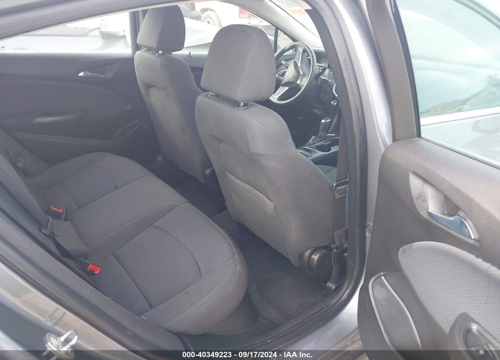 2018 CHEVROLET CRUZE LT AUTO VIN: 1G1BE5SM2J7174645