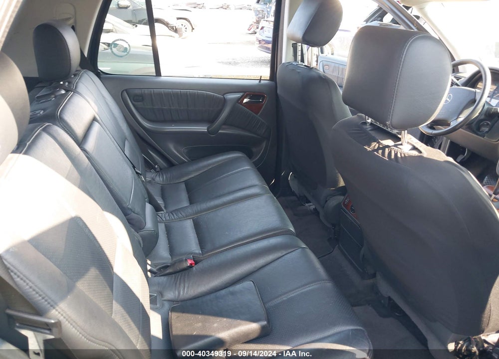 2005 MERCEDES-BENZ ML 350 4MATIC VIN: 4JGAB57E55A568027