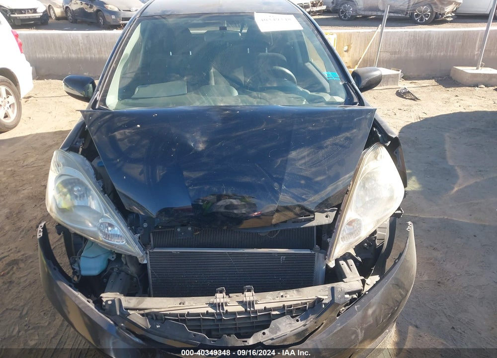 2011 HONDA FIT SPORT VIN: JHMGE8H52BC026128