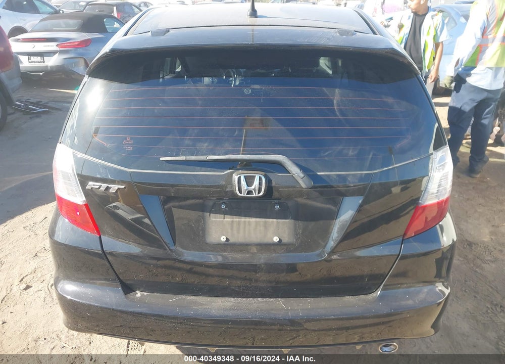 2011 HONDA FIT SPORT VIN: JHMGE8H52BC026128