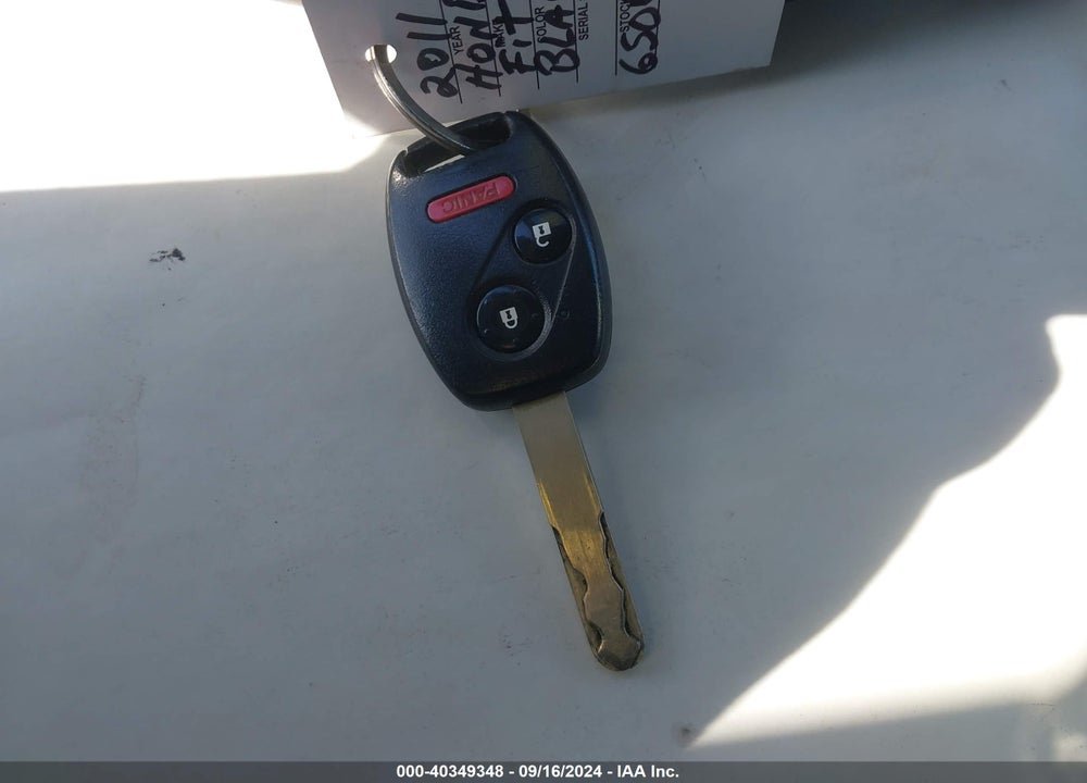 2011 HONDA FIT SPORT VIN: JHMGE8H52BC026128