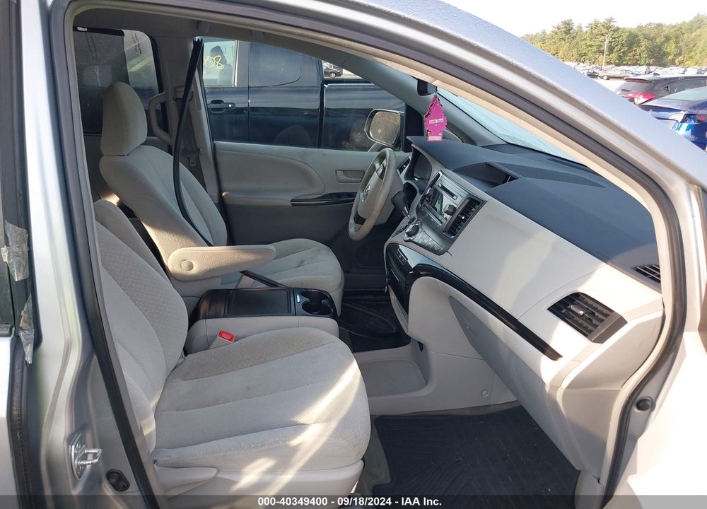 2014 TOYOTA SIENNA LE V6 8 PASSENGER VIN: 5TDKK3DC0ES513925