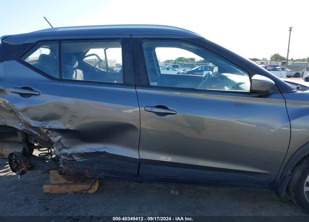 2018 NISSAN KICKS SV VIN: 3N1CP5CU5JL526734