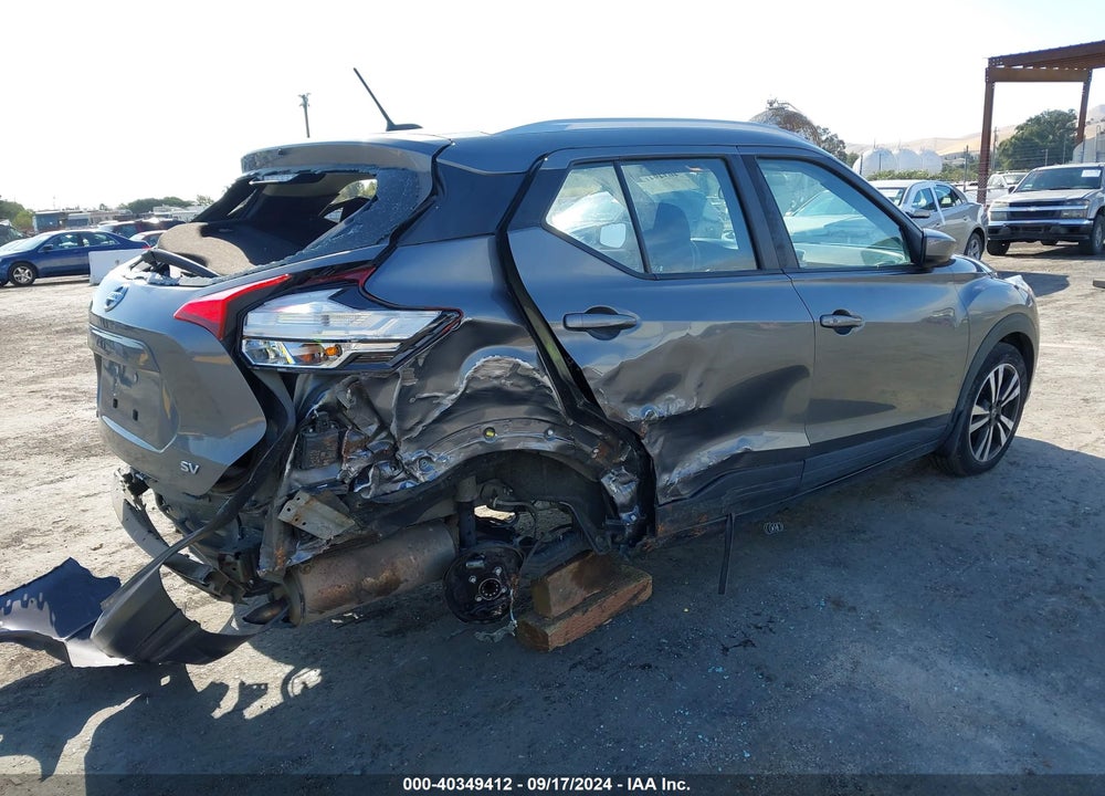 2018 NISSAN KICKS SV VIN: 3N1CP5CU5JL526734