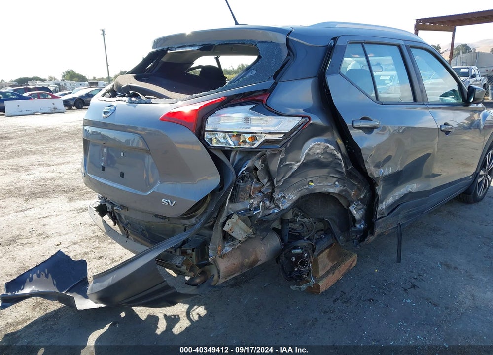 2018 NISSAN KICKS SV VIN: 3N1CP5CU5JL526734