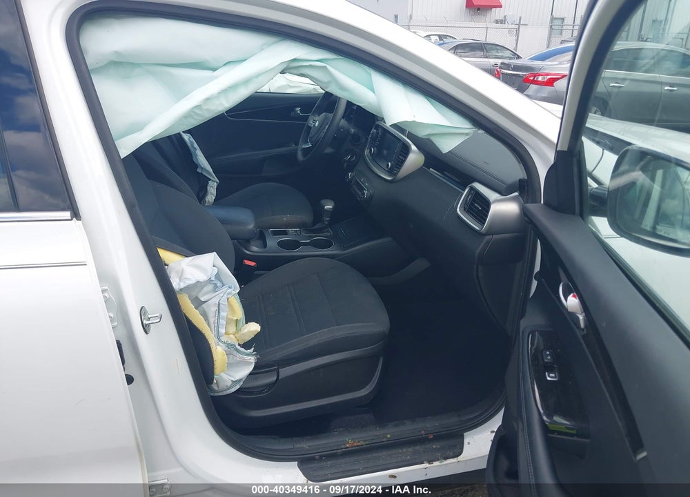 2019 KIA SORENTO 3.3L LX VIN: 5XYPGDA53KG471360