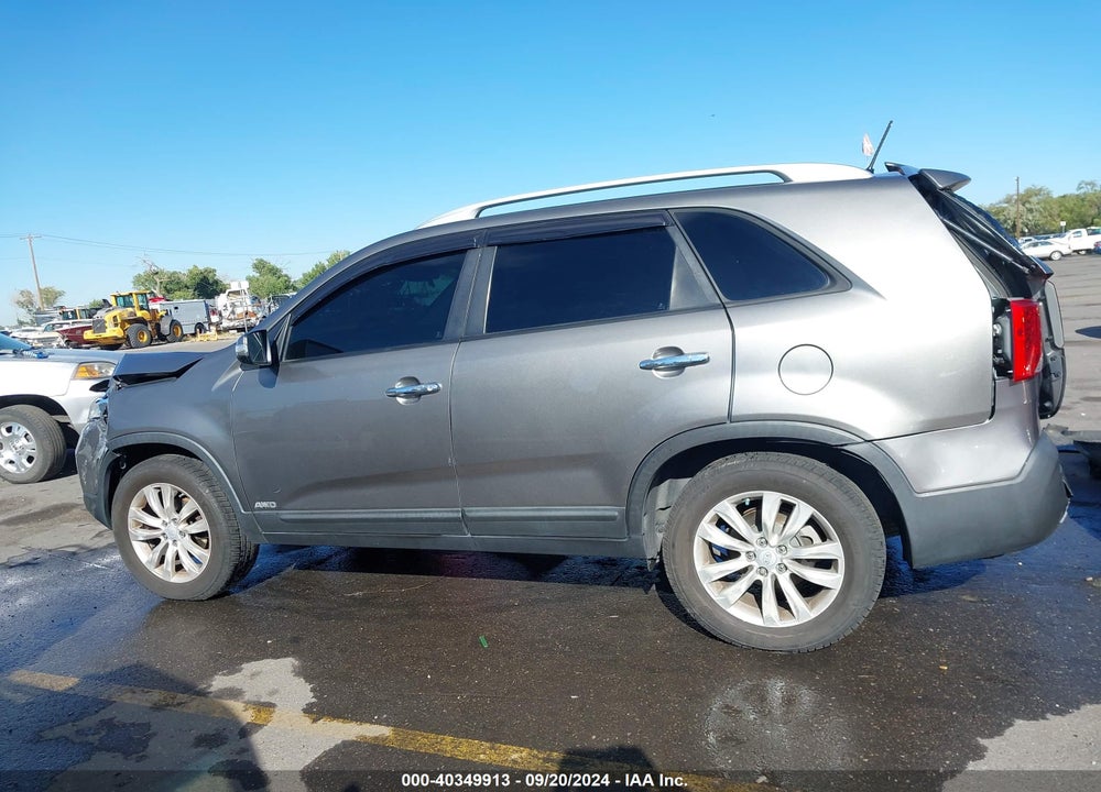 2011 KIA SORENTO EX V6 VIN: 5XYKUDA21BG056319