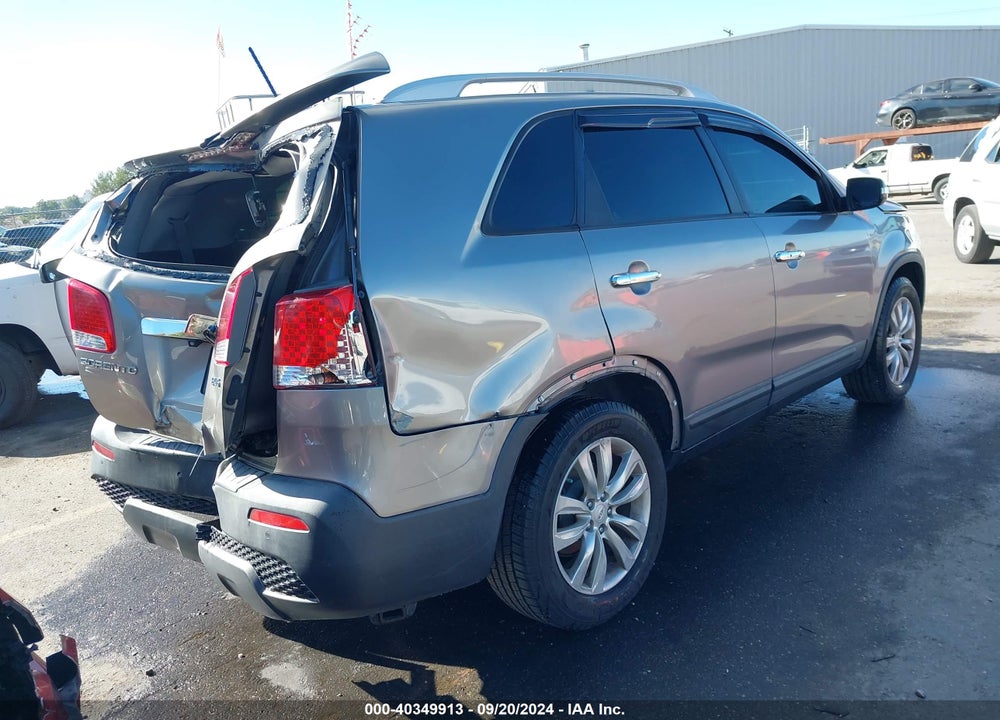 2011 KIA SORENTO EX V6 VIN: 5XYKUDA21BG056319
