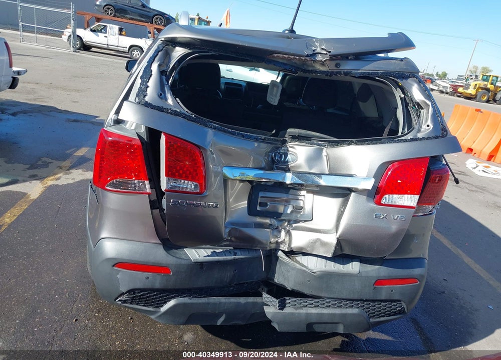 2011 KIA SORENTO EX V6 VIN: 5XYKUDA21BG056319