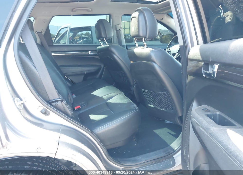 2011 KIA SORENTO EX V6 VIN: 5XYKUDA21BG056319