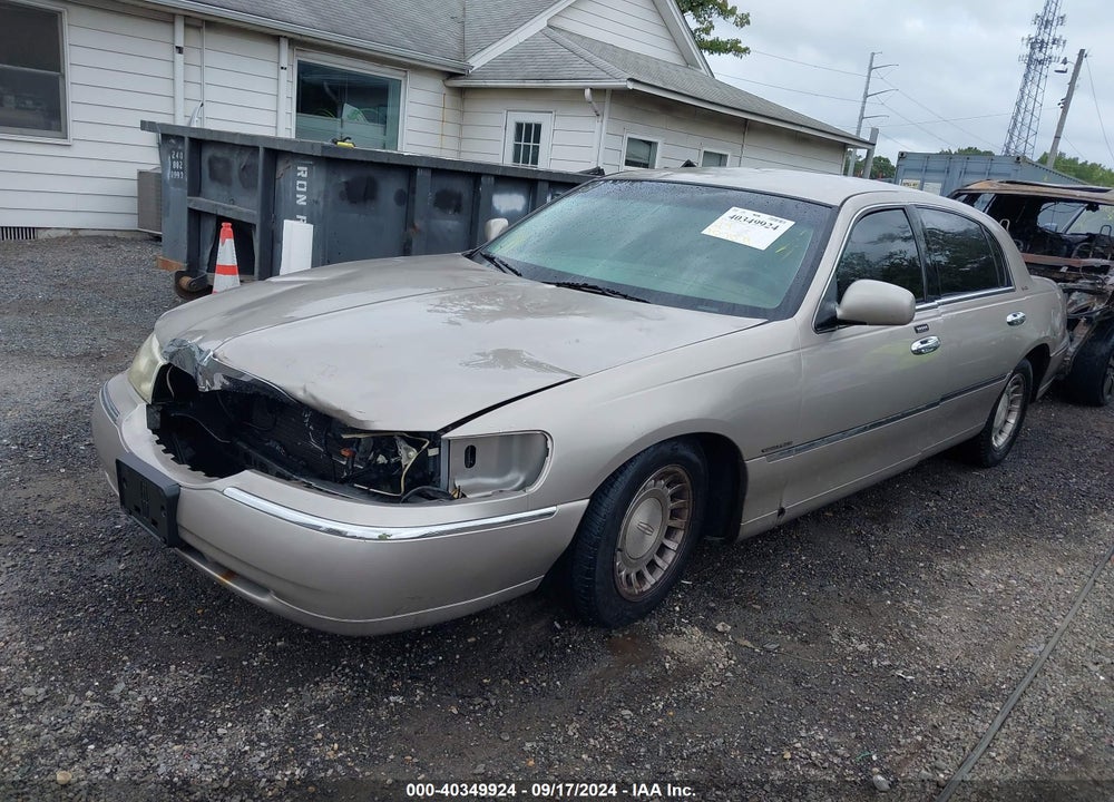 2002 LINCOLN TOWN CAR EXECUTIVE VIN: 1LNHM81W42Y653438