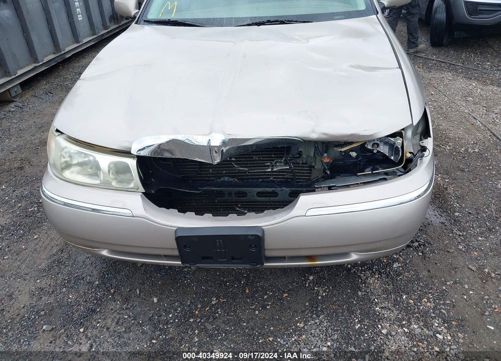 2002 LINCOLN TOWN CAR EXECUTIVE VIN: 1LNHM81W42Y653438