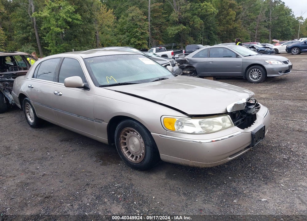 2002 LINCOLN TOWN CAR EXECUTIVE VIN: 1LNHM81W42Y653438