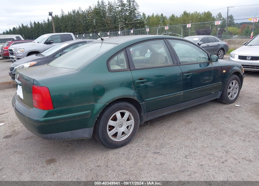 2000 VOLKSWAGEN PASSAT GLS VIN: WVWMA23B2YP110588