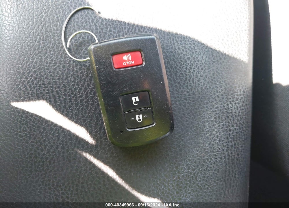 2018 TOYOTA RAV4 XLE VIN: 2T3WFREV4JW405776