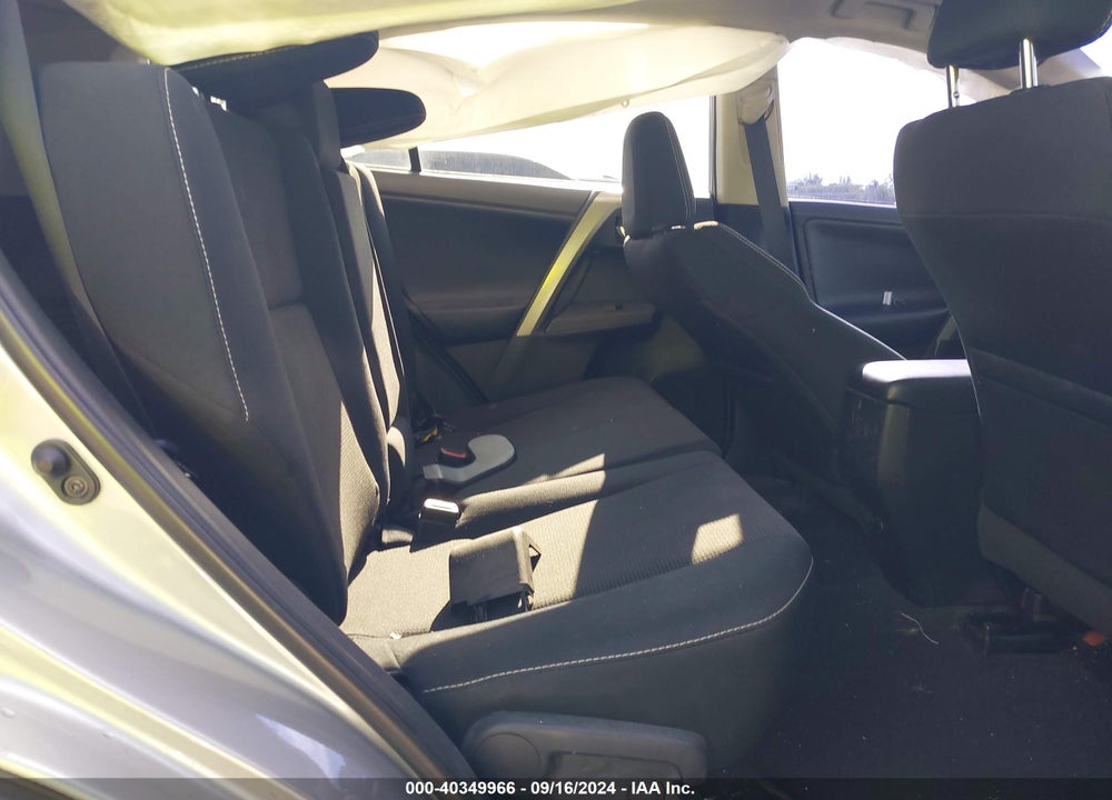2018 TOYOTA RAV4 XLE VIN: 2T3WFREV4JW405776