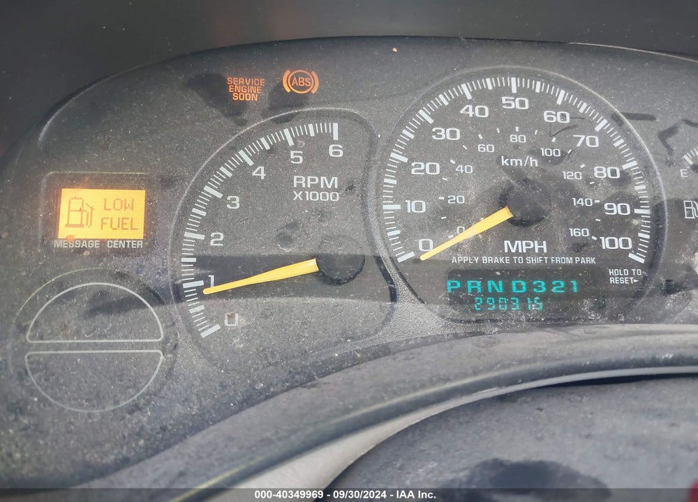 2001 CHEVROLET SUBURBAN 1500 LS VIN: 3GNEC16T41G141484