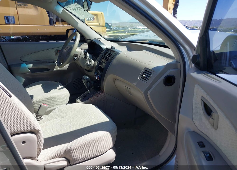 2005 HYUNDAI TUCSON GL VIN: KM8JM12B05U097905