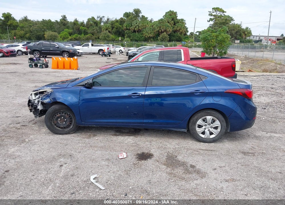 2016 HYUNDAI ELANTRA SE VIN: 5NPDH4AE4GH752101