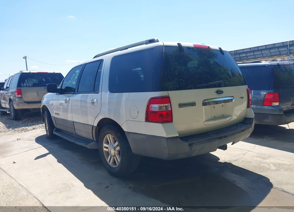 2007 FORD EXPEDITION XLT VIN: 1FMFU15507LA46845