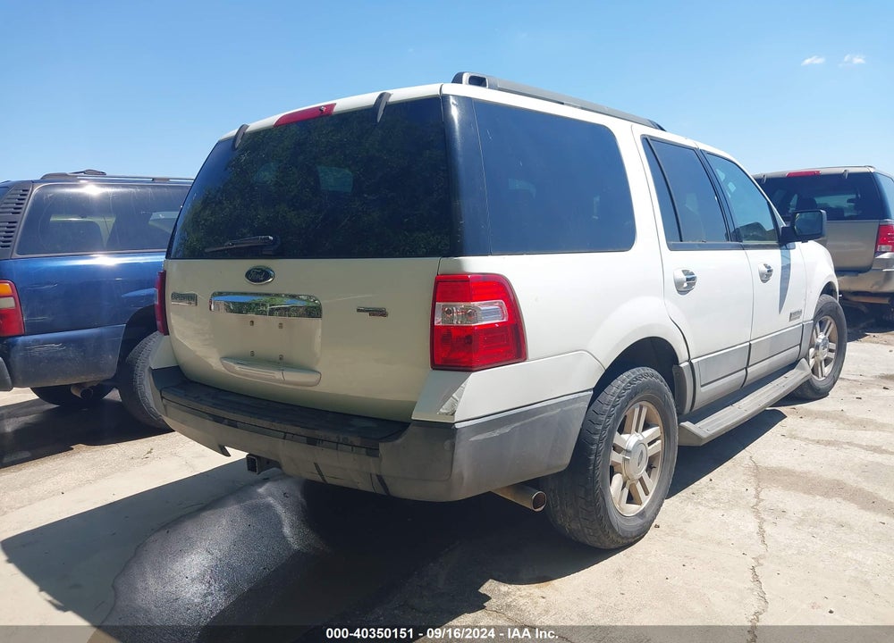 2007 FORD EXPEDITION XLT VIN: 1FMFU15507LA46845