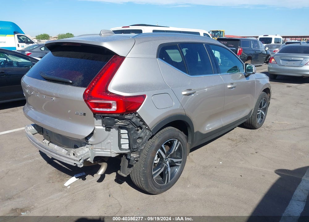 2024 VOLVO XC40 B5 CORE BRIGHT THEME/B5 CORE DARK THEME VIN: YV4L12UK3R2263406