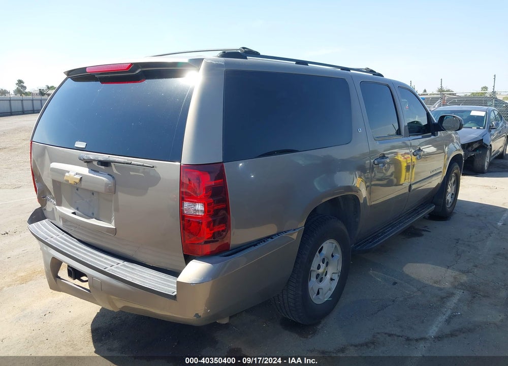 2007 CHEVROLET SUBURBAN 1500 LT VIN: 1GNFC16JX7R259275