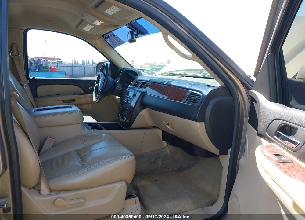 2007 CHEVROLET SUBURBAN 1500 LT VIN: 1GNFC16JX7R259275