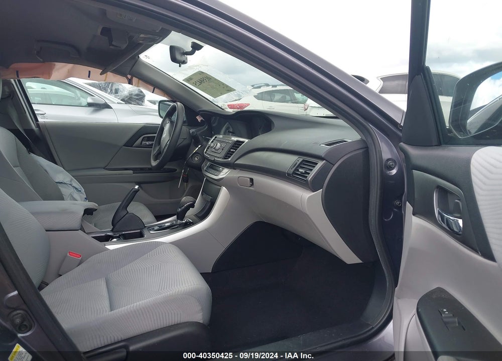 2015 HONDA ACCORD LX VIN: 1HGCR2F33FA241975